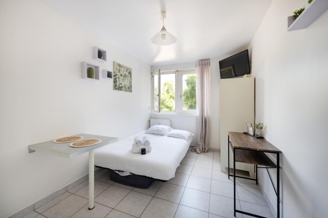 Le Pavillon Studio 2Pers Apartman Lyon Kültér fotó